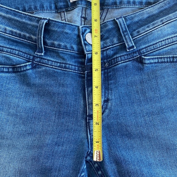 Closed raw hem ankle length jeans. - Picture 5 of 9